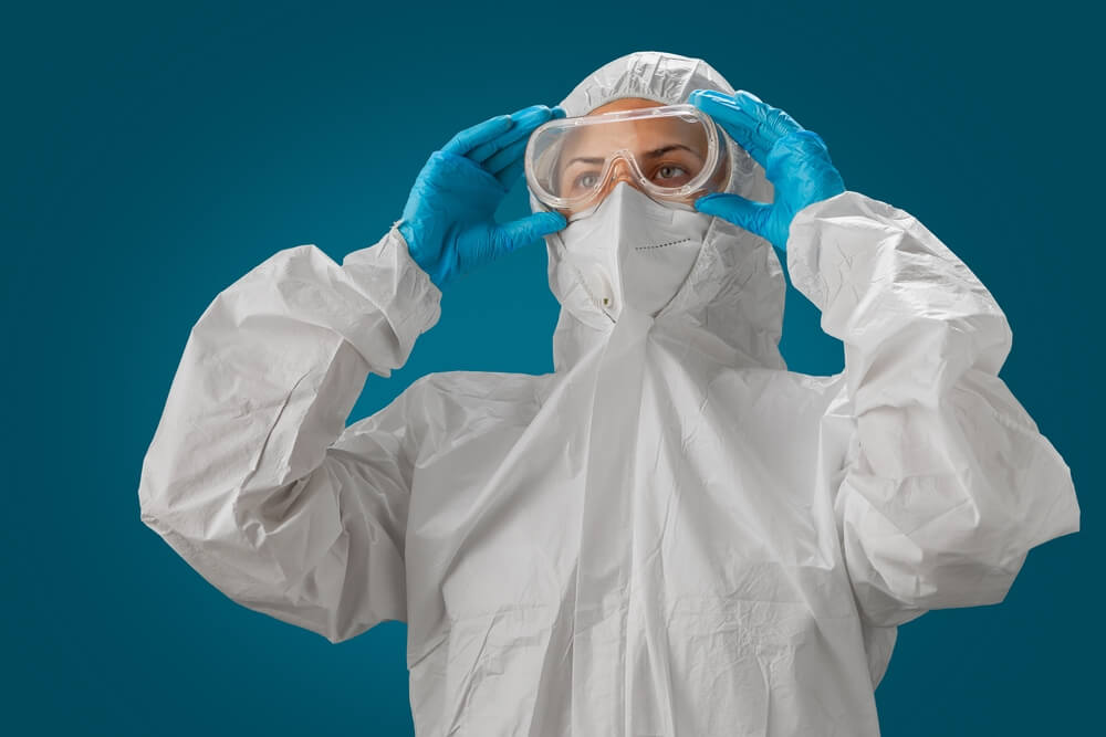 recommended ppe for handling infectious patients